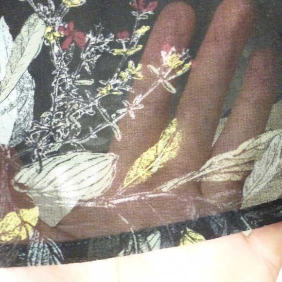 GUESS black floral print semi-sheer chiffon partial cold shoulder top - Picture 4 of 11